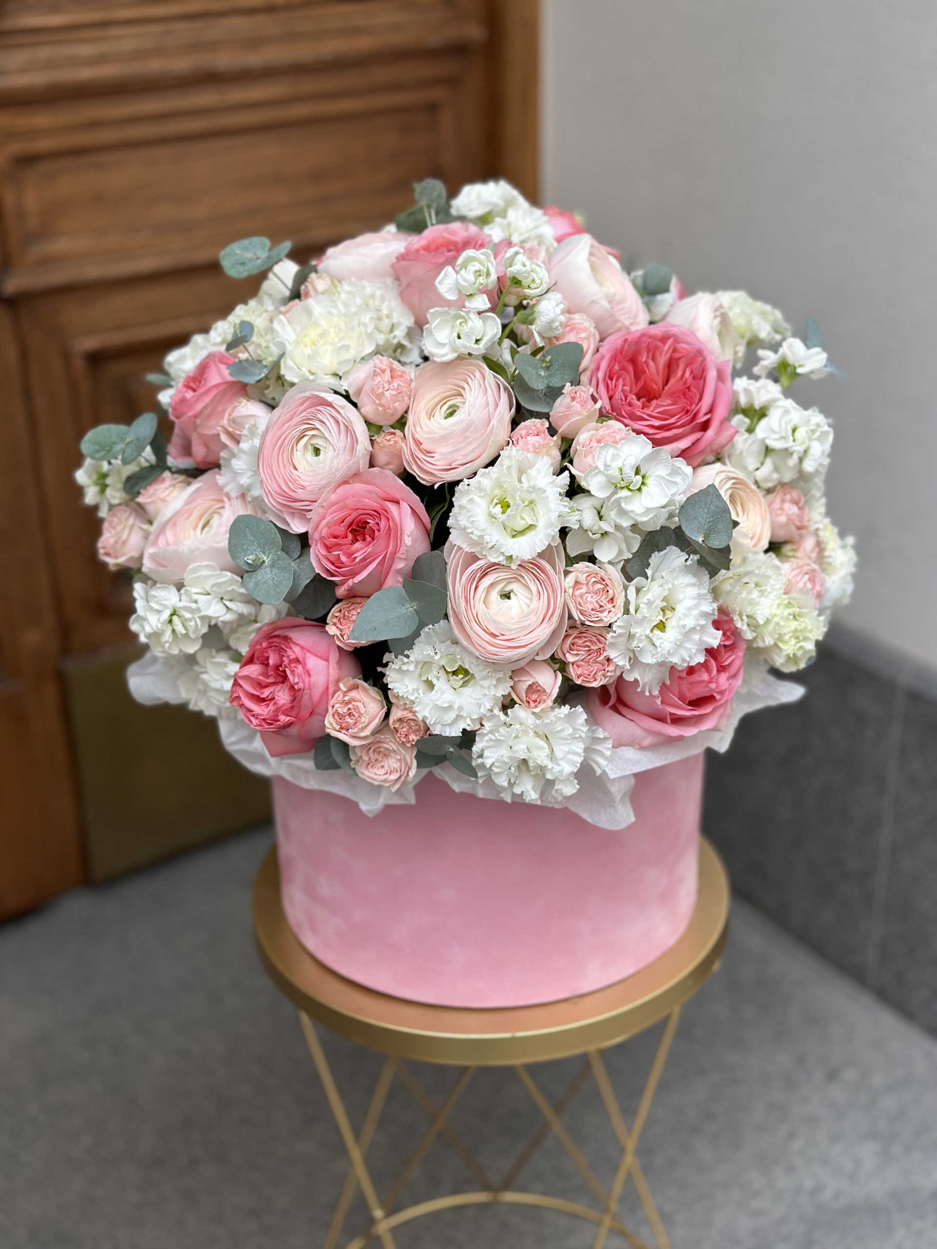 Velvet flower box